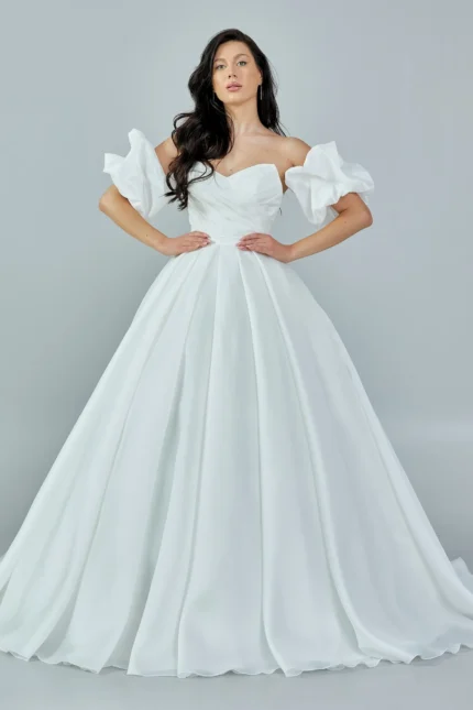 Diana – Elegant Off-Shoulder Gown with Dramatic Puff Sleeves