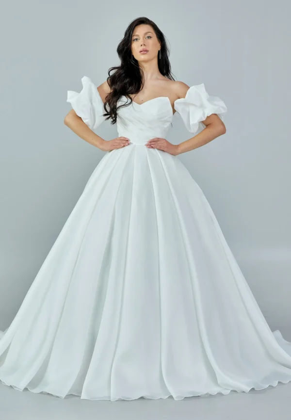 Diana – Elegant Off-Shoulder Gown with Dramatic Puff Sleeves