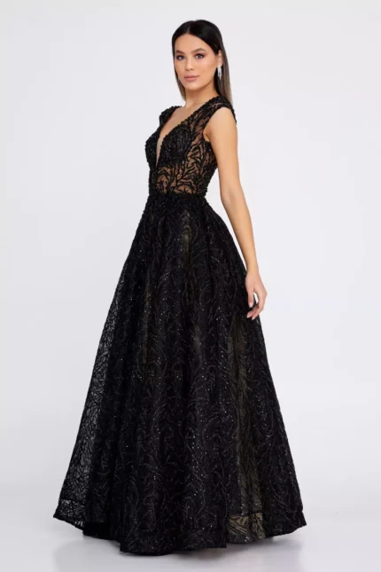 Melis – Black Lace Ball Gown
