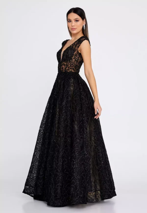 Melis – Black Lace Ball Gown